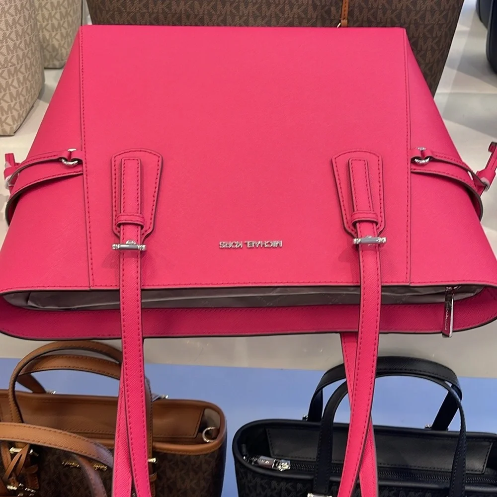 Michael Kors Voyager Large Saffiano Leather Tote Bag
Dragonfruit 
NWT - Picture 9 of 16